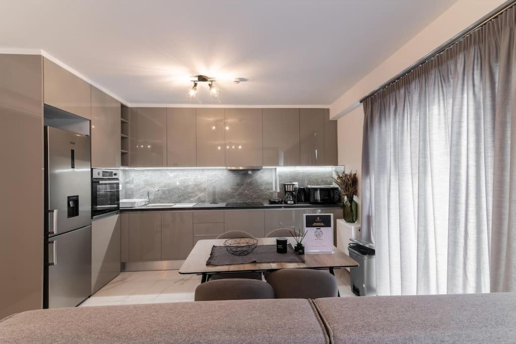 Μεζονέτα Με Θέα Στο Πάρκο Σταύρος Νιάρχος One Apartment Atena Exterior foto
